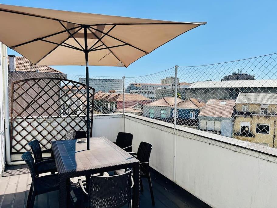 Renovado Com Ac, 2 Wc Completos, Terraco E Garagem Apartment Porto Exterior photo