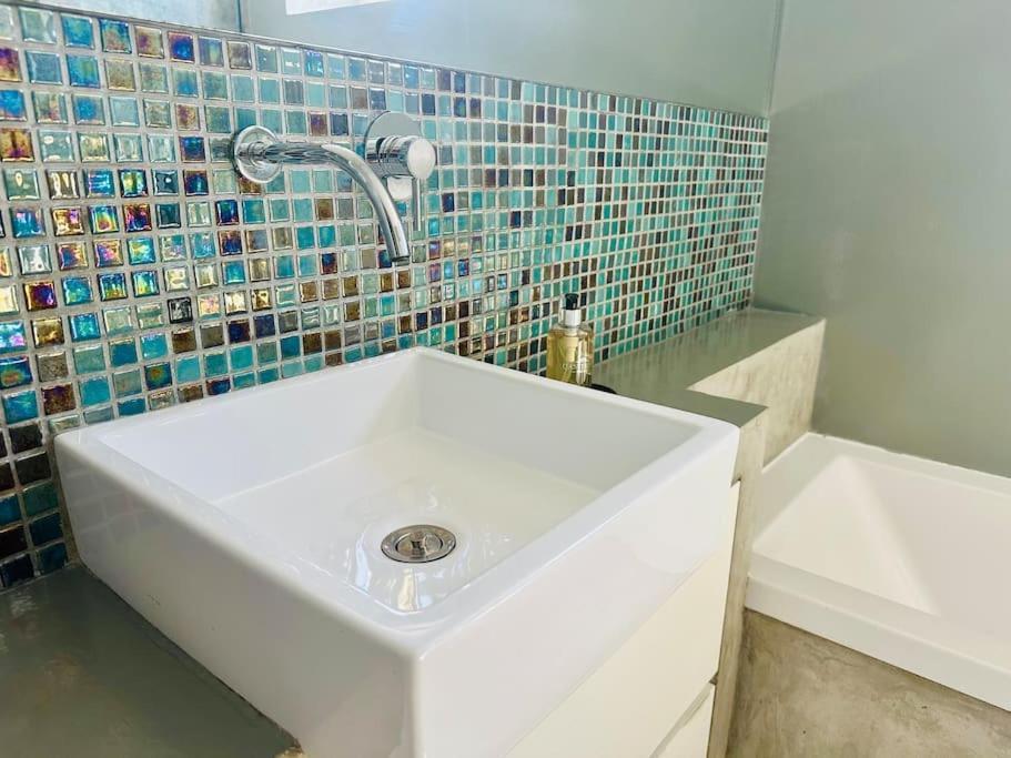 Renovado Com Ac, 2 Wc Completos, Terraco E Garagem Apartment Porto Exterior photo