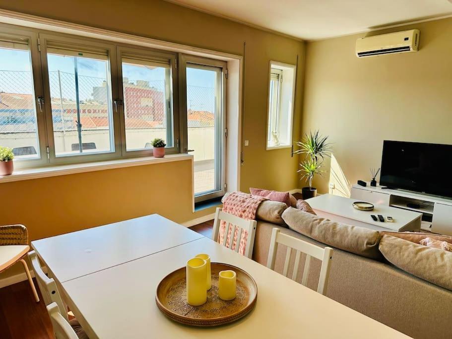 Renovado Com Ac, 2 Wc Completos, Terraco E Garagem Apartment Porto Exterior photo